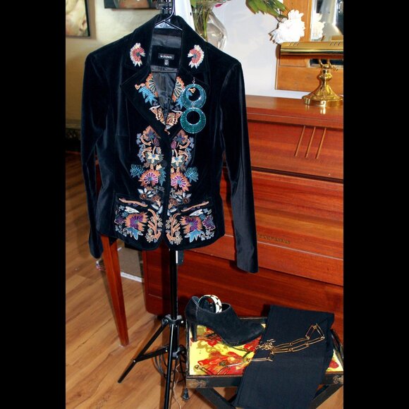 Vintage Velvet Embroidered Blazer Jacket - Picture 2 of 9